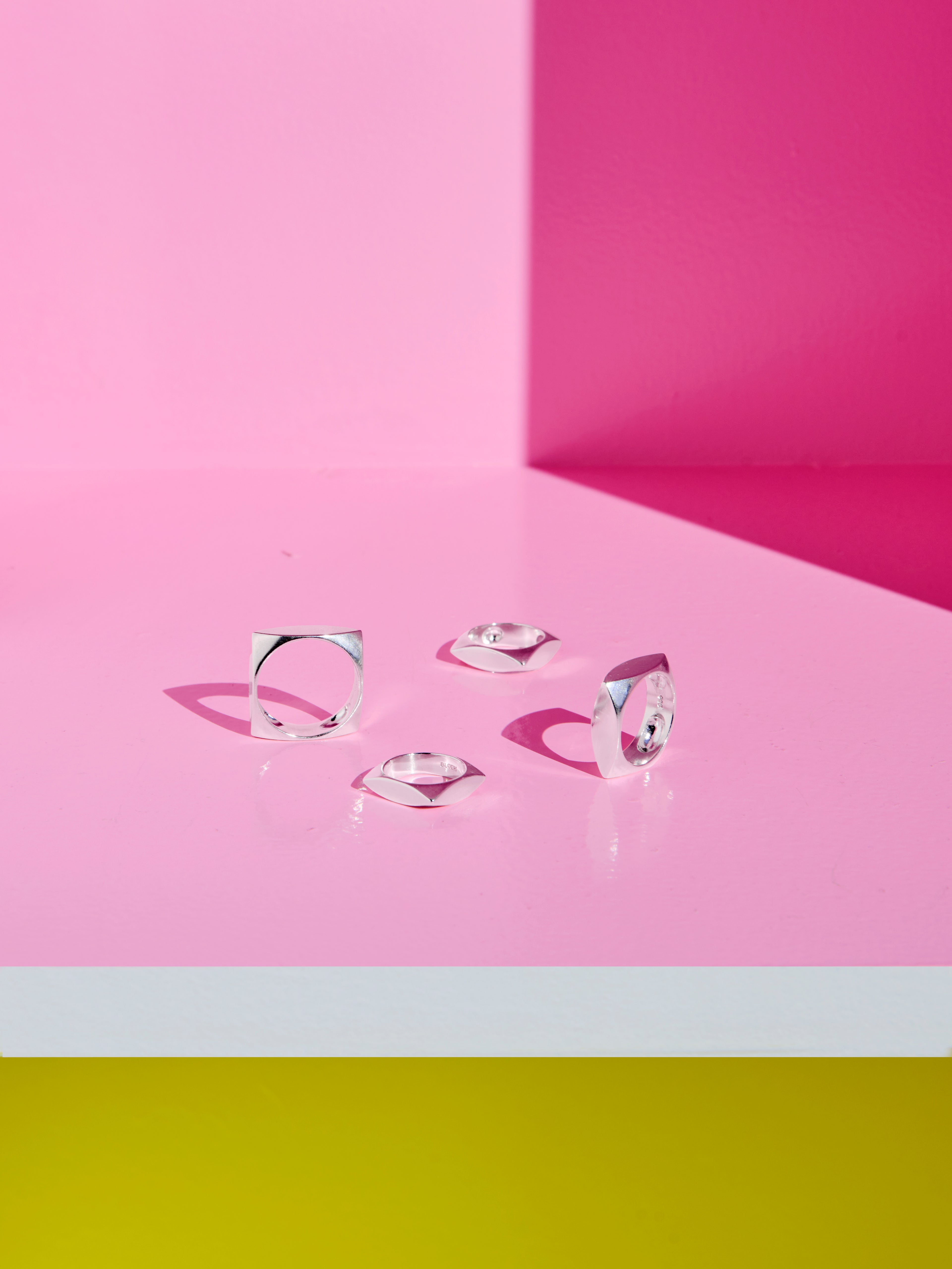 IKKE SÅ FIRKANTET | RING