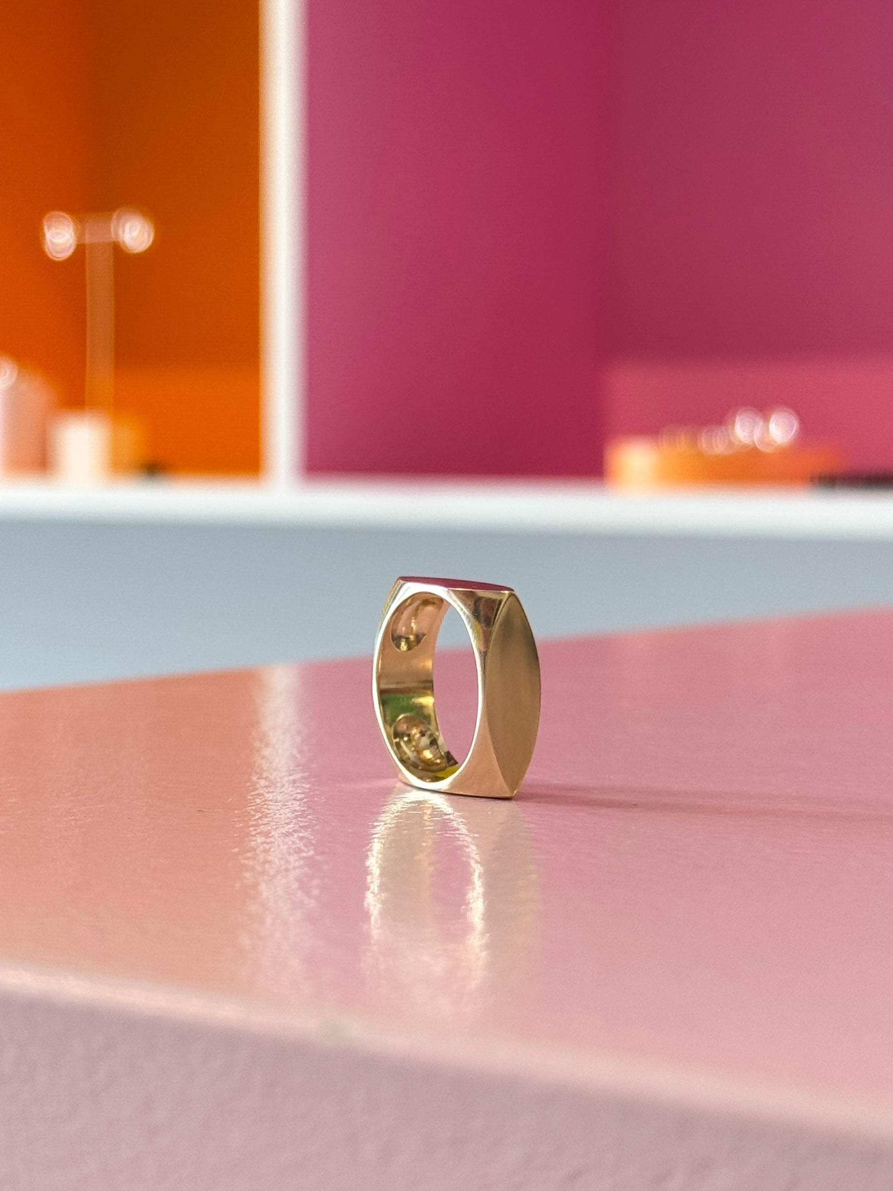 IKKE SÅ FIRKANTET | RING EGET GULD